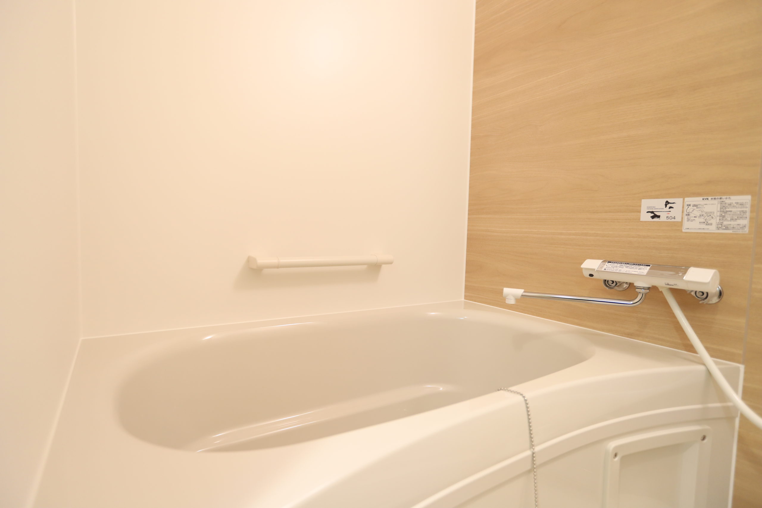 浴室はユニバーサル仕様となり、ご要望が多かった浴室の水圧を改善しております